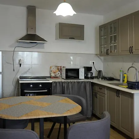 Anma, Budget Friendly Petrovija
