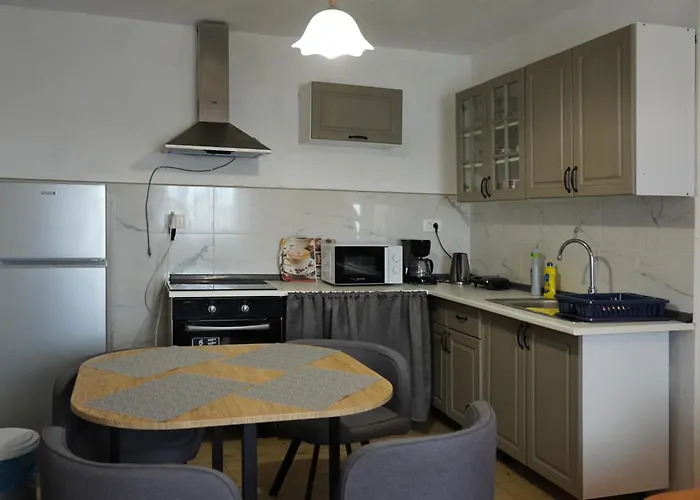 Anma, Budget Friendly Petrovija