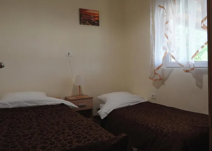 Anma, Budget Friendly Petrovija